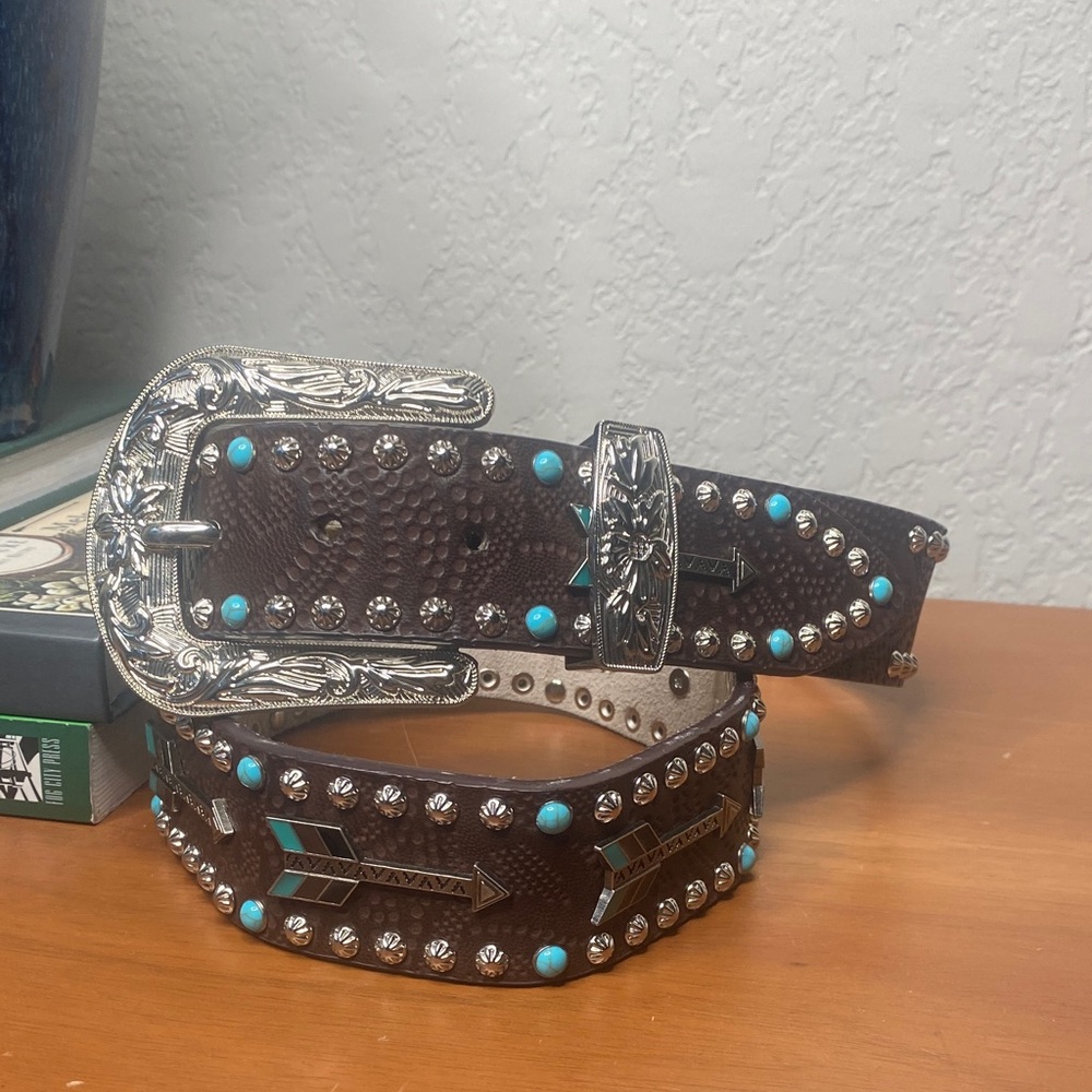 Western Genuine Leather Cowgirl Belt w/Turquoise